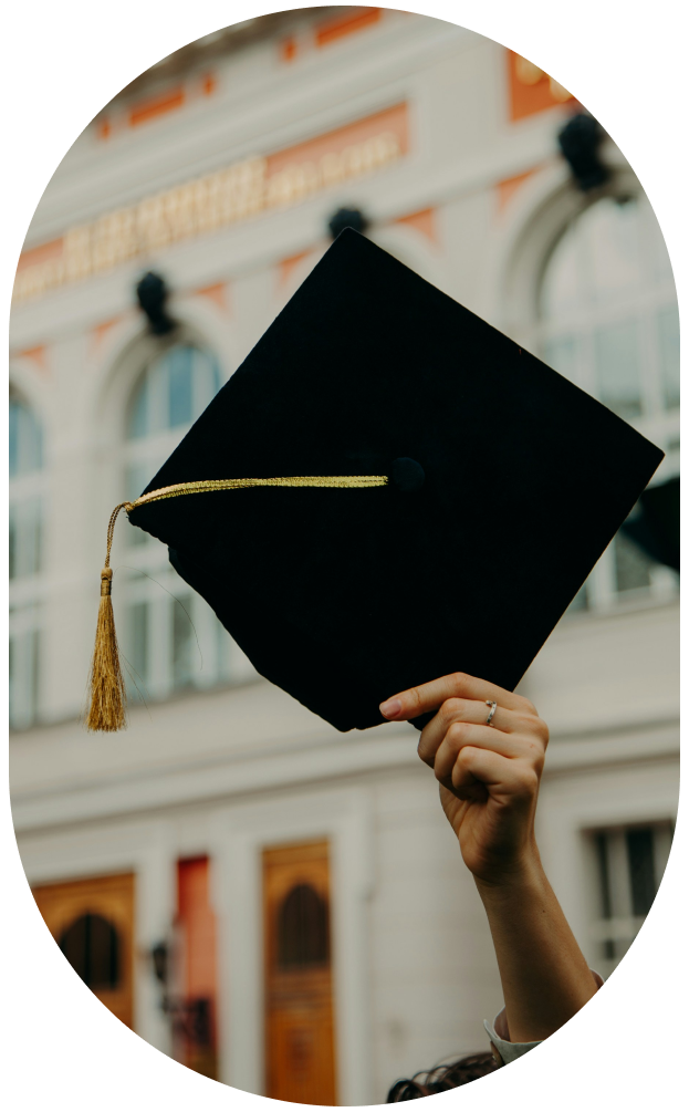 Image d'un étudiant diplomée